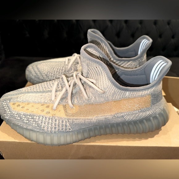 Yeezy boost 350 v2 brand new in box SOLD - Picture 4 of 4